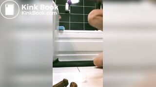 Sexy girl pooping - video 20