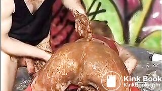 Hot scat couple playing in the bed