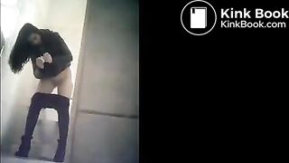 Spying on Russian girls pooping