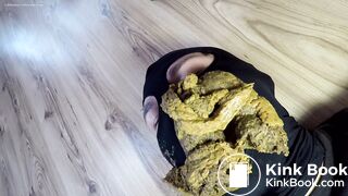 Shitting in 2 different slaves mouths.