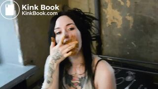 gorgeous Russian pooping and peeing - video 2