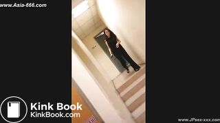 Chinese girls go to toilet 110