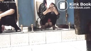 chinese girls poop in open toilet 3