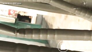 Chinese girls go to toilet 105