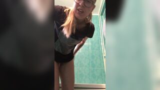 pretty girl pooping in toilet - video 4