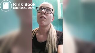 pretty girl pooping in toilet - video 4