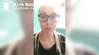 pretty girl pooping in toilet - video 4