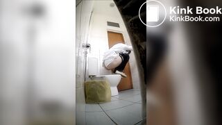 woman pooping on pornera.