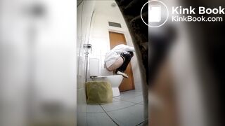 woman pooping on pornera.