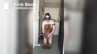 Shitting and smearing - video 7