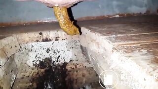 Selfie of a sexy babe shitting