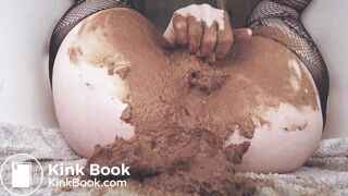 gorgeous Russian girl shits and masturbates