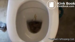 Girls Pooping - video 21