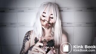 gorgeous sexy Russian girl pooping