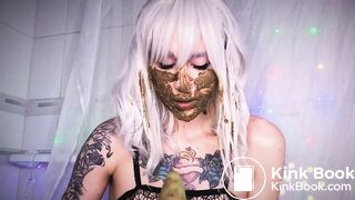 Scat girl versus kinky dragon dick