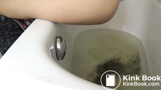 Girl Pooping In Bath