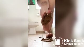 Ebony girl shits/feet