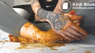 gorgeous Russian pooping and peeing