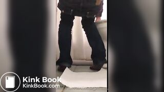woman pooping on the floor - video 100