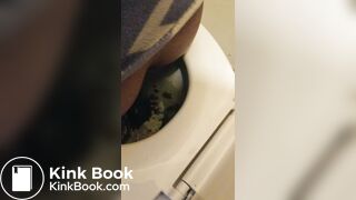Ebony poop - video 31