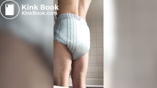 Presenting my messy diaper butt