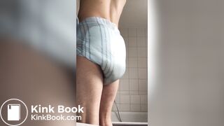 Presenting my messy diaper butt