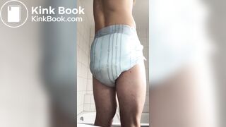 Presenting my messy diaper butt