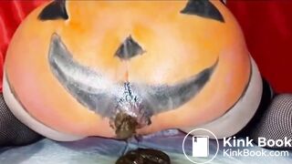 sexy Russian craps and pees - video 3