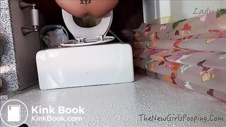 MILF SHITTING ON THE TOILET- FROM ABOVE VIEW