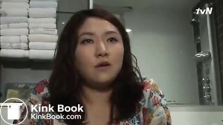 KOREAN WOMAN POOP IN TOILET