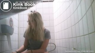 Spycam Sexy teen toilet diarrhea farting