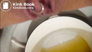 Dutch student pushes one out on the toilet for us