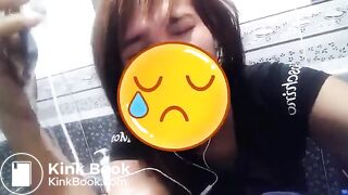 Indonesian girl working abroad sensually poop