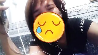 Indonesian girl working abroad sensually poop