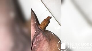 POOP MORNING GIRL TOILET (1)