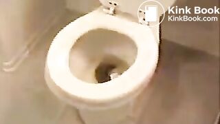 Hot redhead shitting