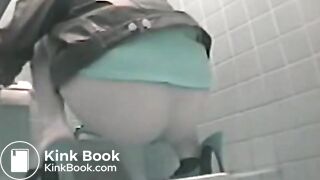 poop back shot - video 7