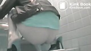 poop back shot - video 7