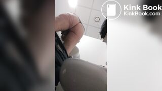 Old man wiping - Velho limpando o cu