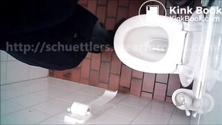 blond pooping on spy cam