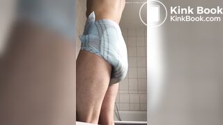 Presenting my messy diaper butt - Full Vid