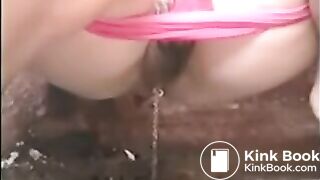 Pornera pooping - video 4