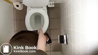 Woman pooping - video 5