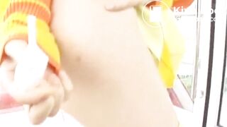 Anna Kuramoto shitting