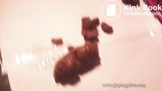 Nice turd comimg out from a sexy milf's ass