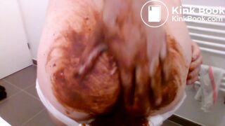 she shits her tena pants