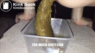 Huge turd dropped in lunch box