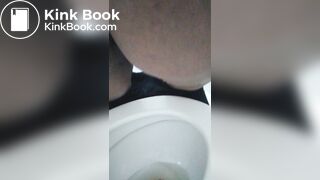 Colombian ebony sneaks away from family dinner to send me shit vid