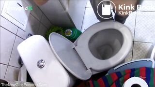 Lady pooping - video 3