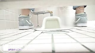 poop back shot - video 4